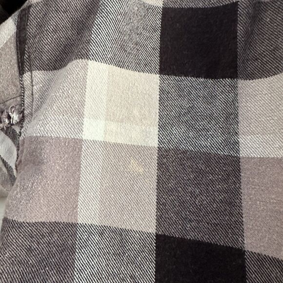 Free People Plaid Shirt Size Medium Black Tan White Crop Snap Front Shacket - Picture 10 of 11